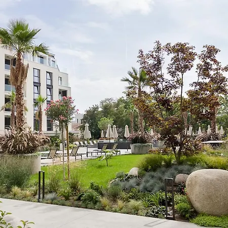 Azur Premium 1bd Flat - Pool & Parking By Flat Mаnager